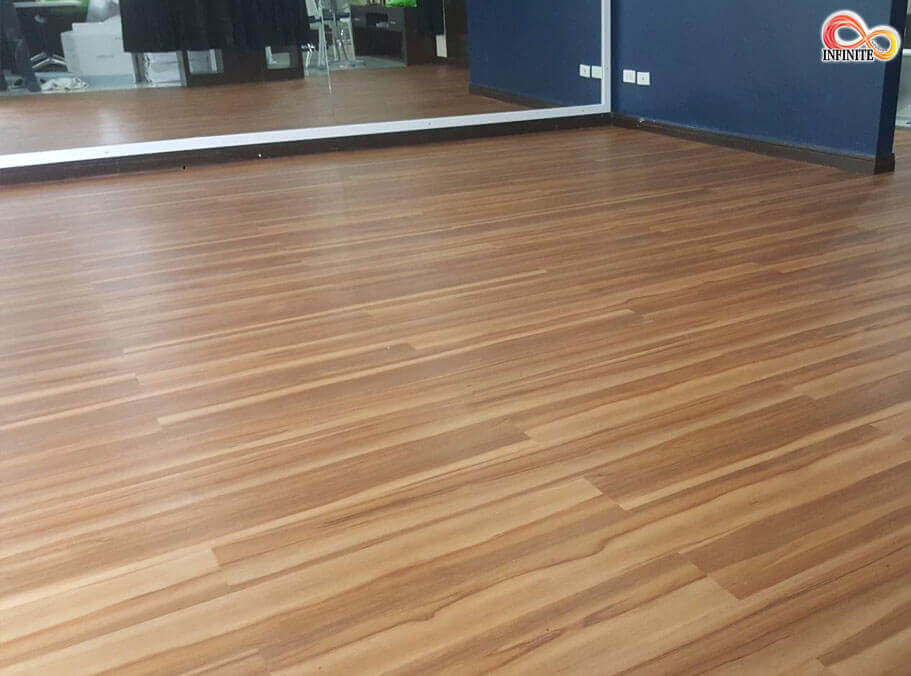 แผ่นลามิเนต 