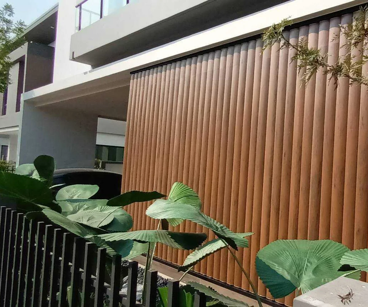 ไม้ระแนงบานเกล็ด ระบายอากาศ และเพิ่มดีไซน์ในคราวเดียว