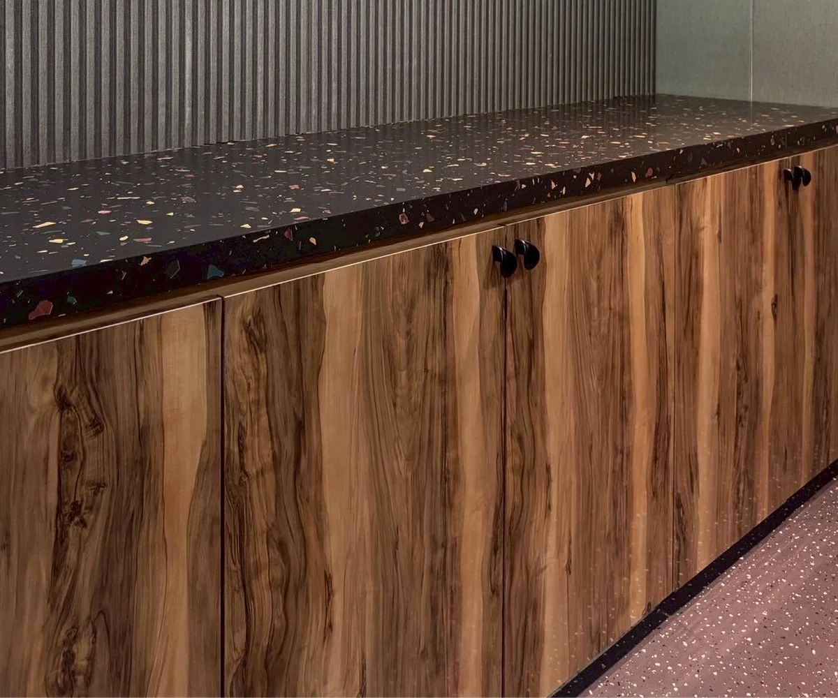 HPL Laminate คืออะไร? ทำไมถึงเป็นวัสดุยอดนิยมในงานตกแต่ง