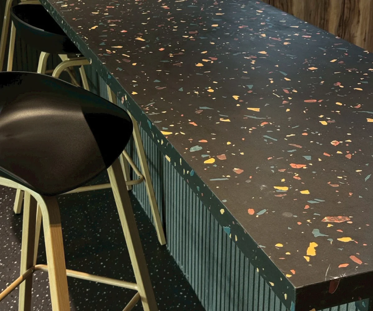 พื้นผิวสวย แข็งแรง และใช้งานง่ายด้วยแผ่นลามิเนต HPL