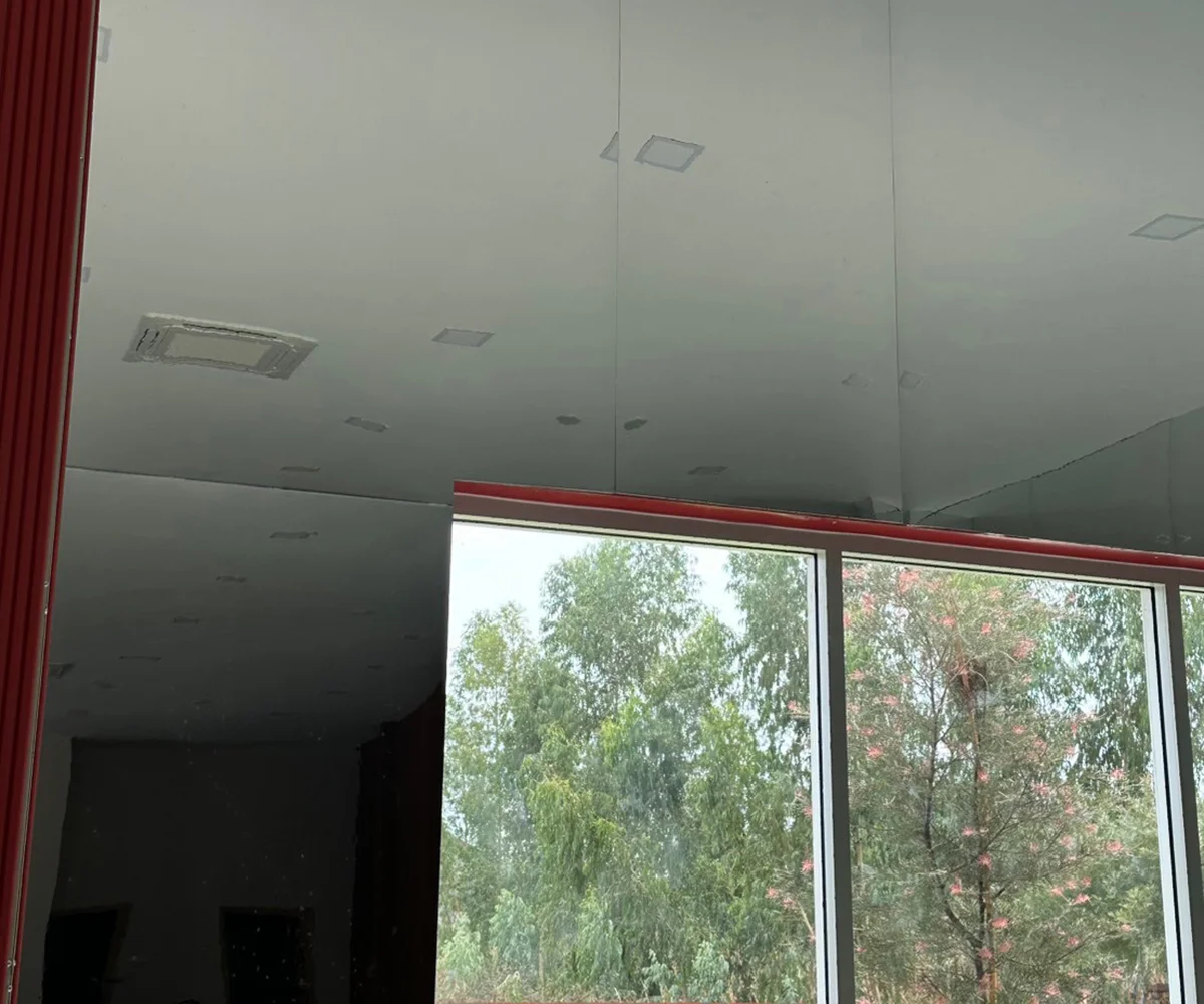 แผ่นสแตนเลสเทียม Faux Stainless ความโมเดิร์นที่จับต้องได้ง่าย