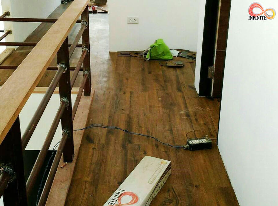 พื้นไวนิลลายไม้ 