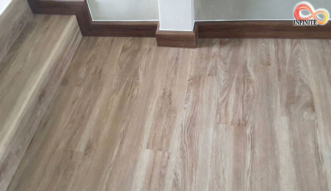 พื้นไวนิลลายไม้ 